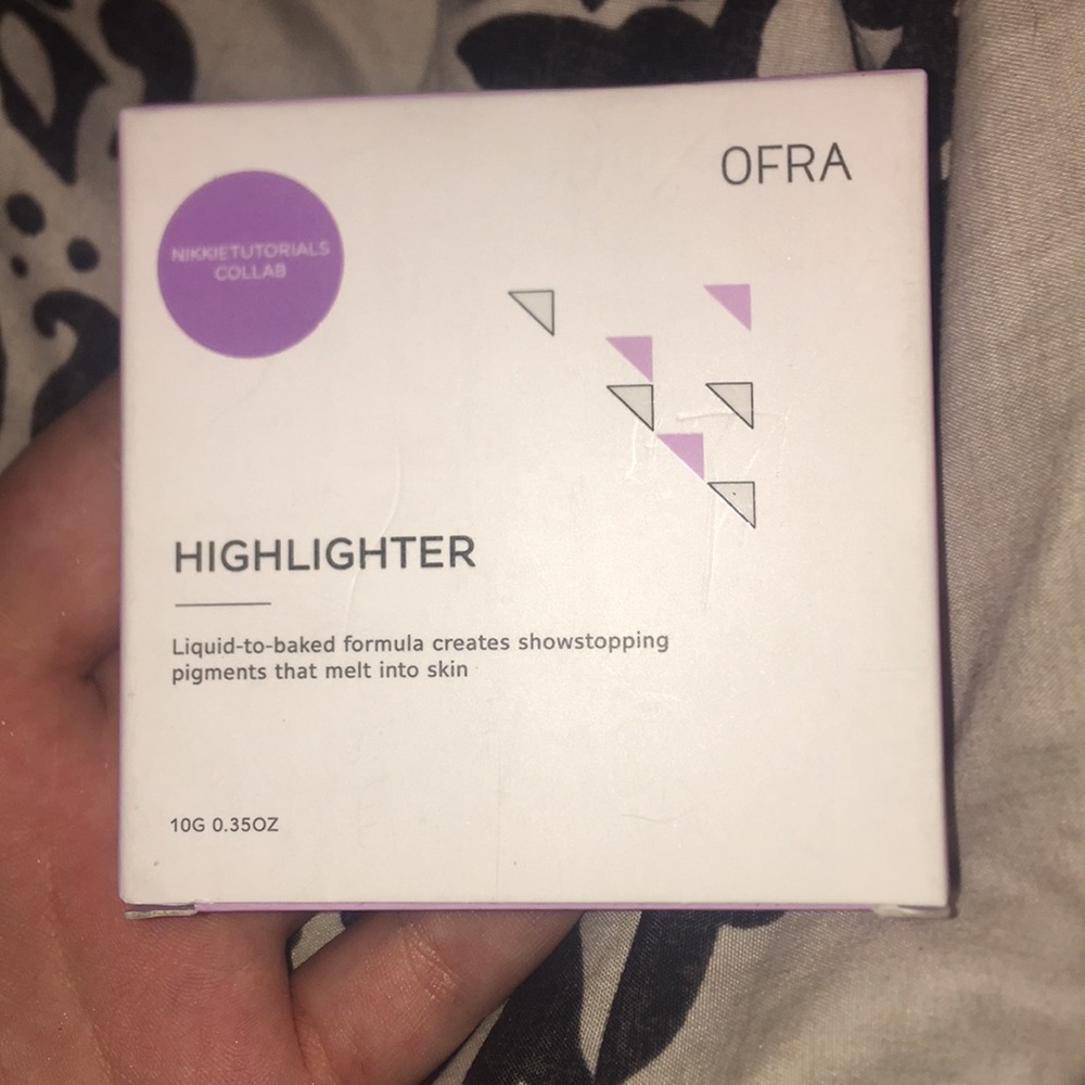 nikkie tutorials w/ OFRA highlight “Glazed Donut”